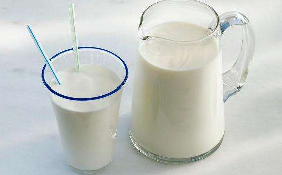 驼奶厂家谈奶粉的食用方法