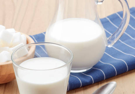 驼奶厂家谈喝剩下的奶粉能加热饮用吗